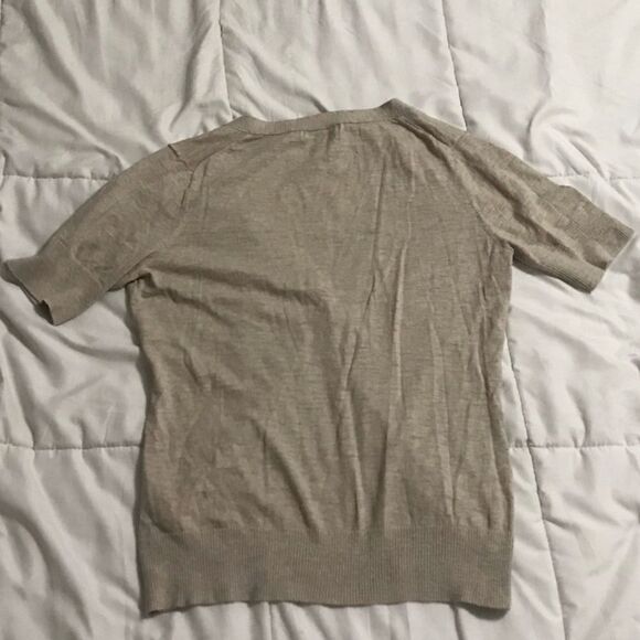 Banana Republic Women’s Gray Button Down Short Sleeve V-Neck Cardigan - Picture 3 of 7